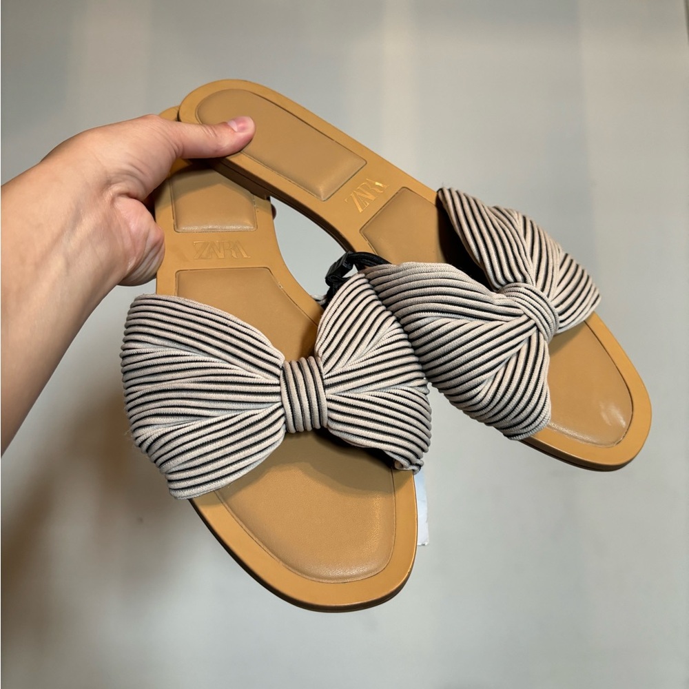 NWT Zara Striped sandals